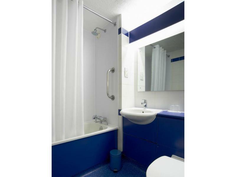 Travelodge Birmingham Central Broadway Plaza Екстер'єр фото