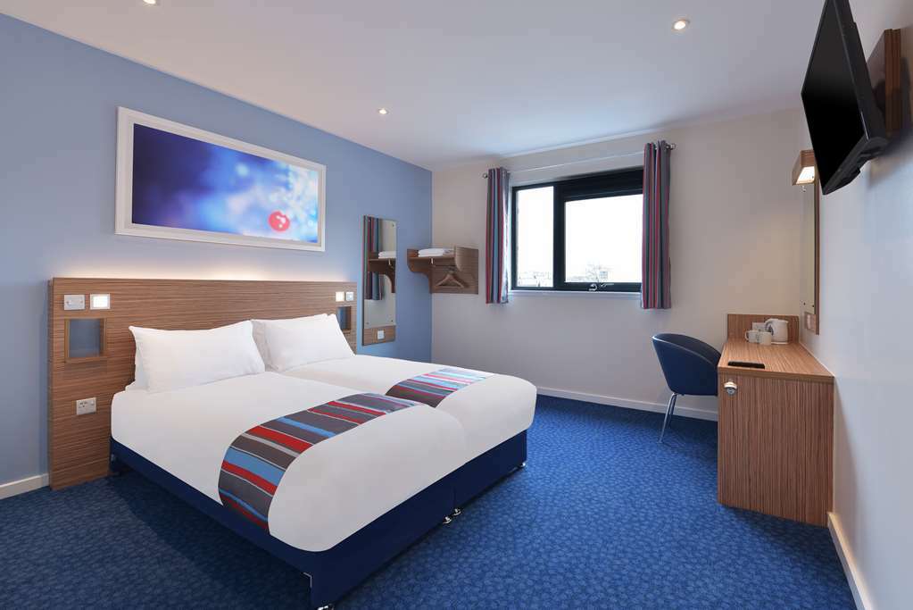 Travelodge Birmingham Central Broadway Plaza Номер фото
