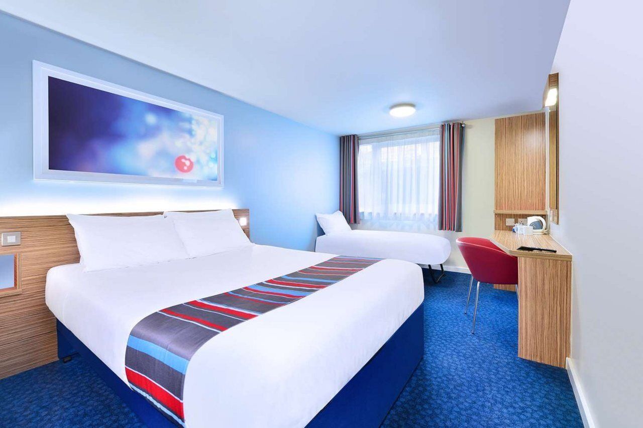 Travelodge Birmingham Central Broadway Plaza Екстер'єр фото